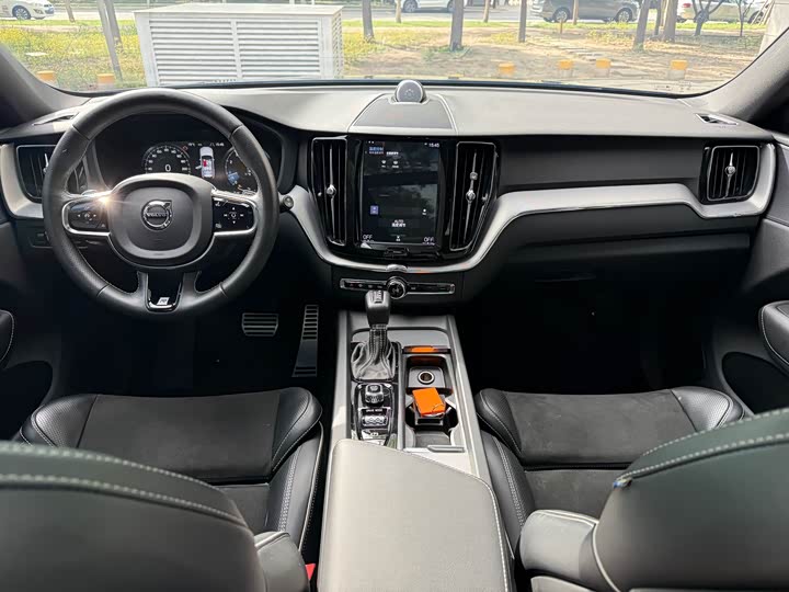 Volvo XC60 2019 T 5 4 WD VI — фото 10