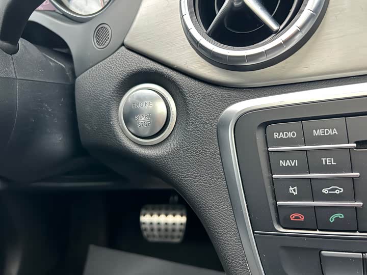 Mercedes-Benz CLA — фото 18