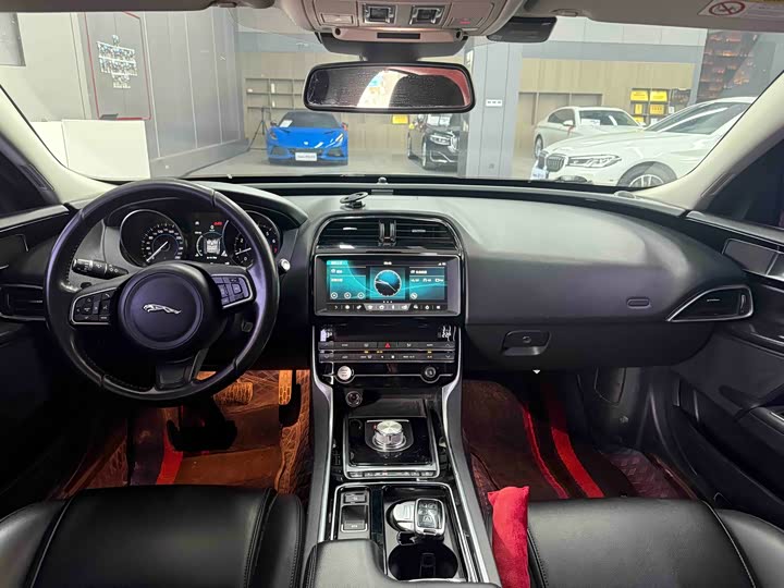 Jaguar XEL 2019 2.0 T 200 PS — фото 9