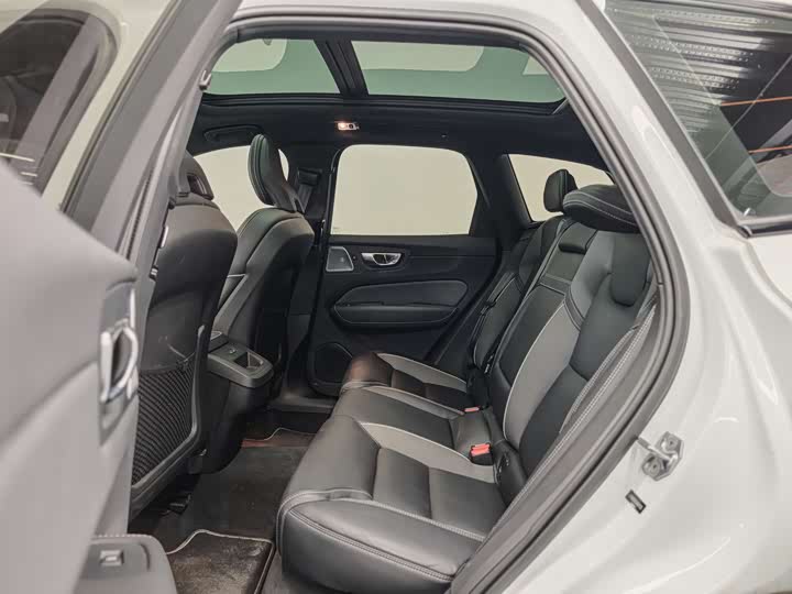 Volvo XC60 2020 T 5 4 WD — фото 10
