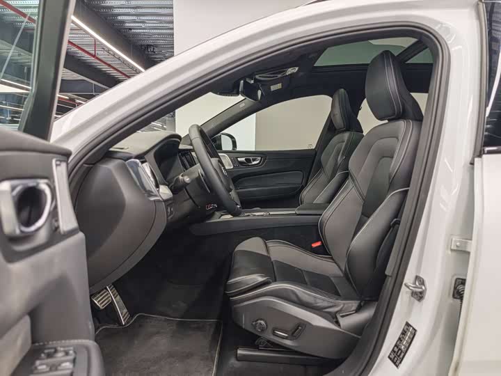 Volvo XC60 2020 T 5 4 WD — фото 6