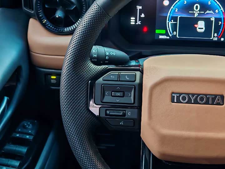 Toyota Prado — фото 24
