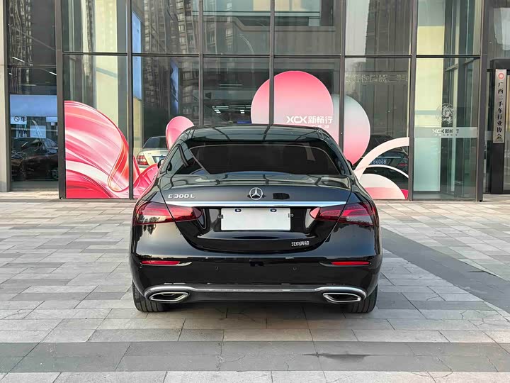 Mercedes-Benz E-Class 2022 E 300 L Luxury — фото 5