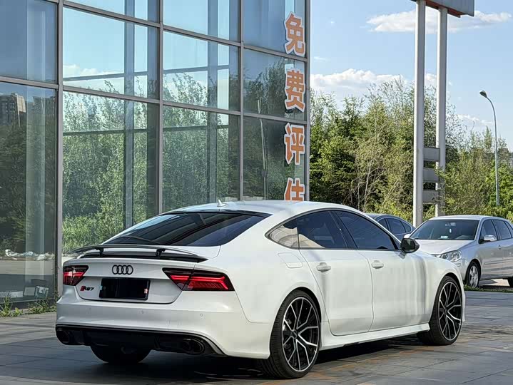 Audi RS7 2016 RS 7 4.0 T Sportback performance — фото 6