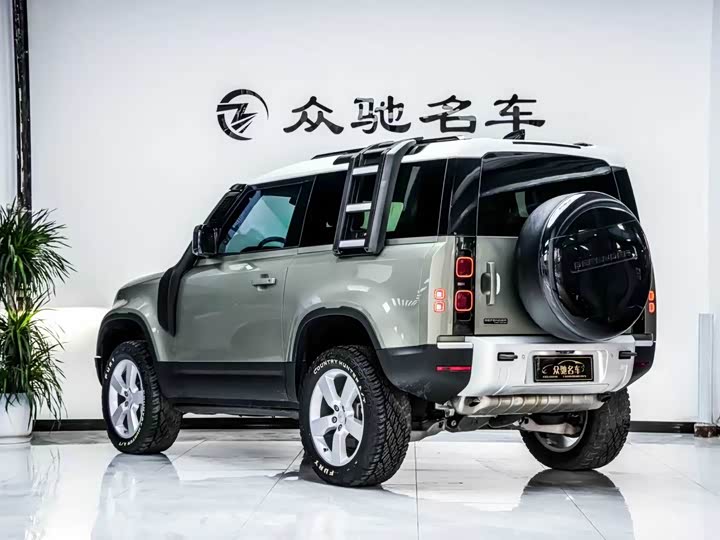Land Rover Defender — фото 10