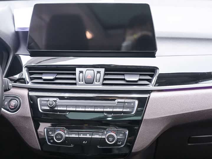 BMW X1 2020 s Drive 20 Li — фото 14