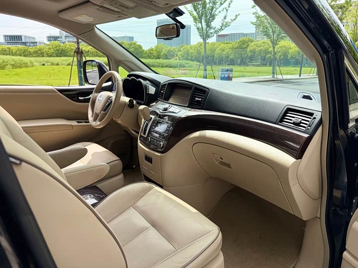 Nissan Quest — фото 13