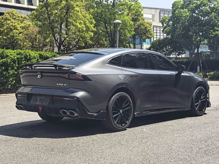 Changan UNI-V 2023 1.5 T — фото 9