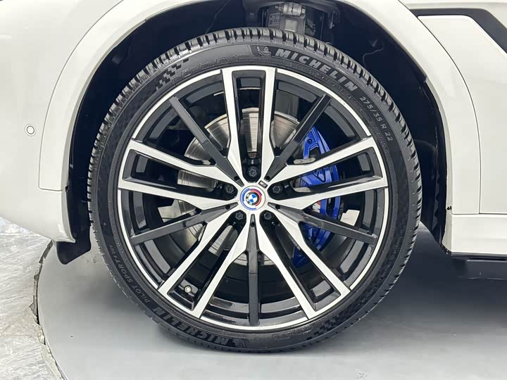 BMW X6 2022 x Drive 40i M — фото 23