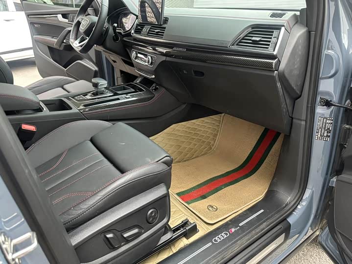 Audi Q5L Sportback 2022 40 TFSI RS — фото 25