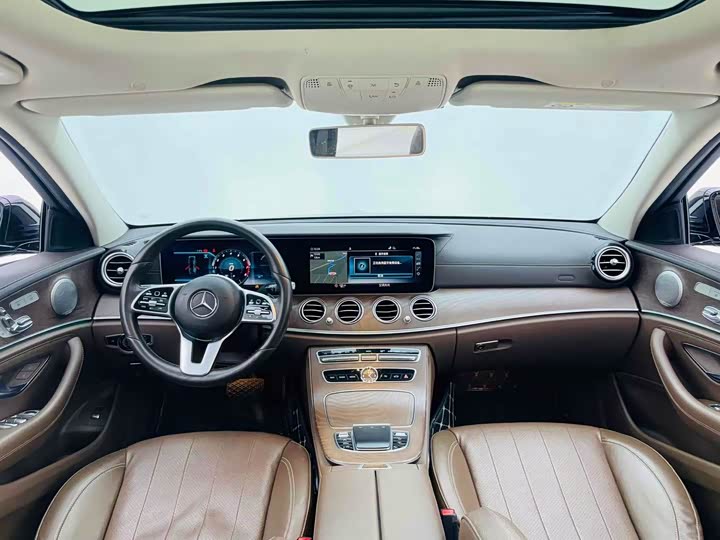 Mercedes-Benz E-Class 2019 E 300 L Luxury — фото 16