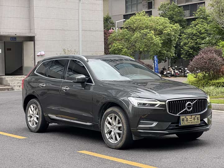 Volvo XC60 2021 T 5 4 WD — фото 2