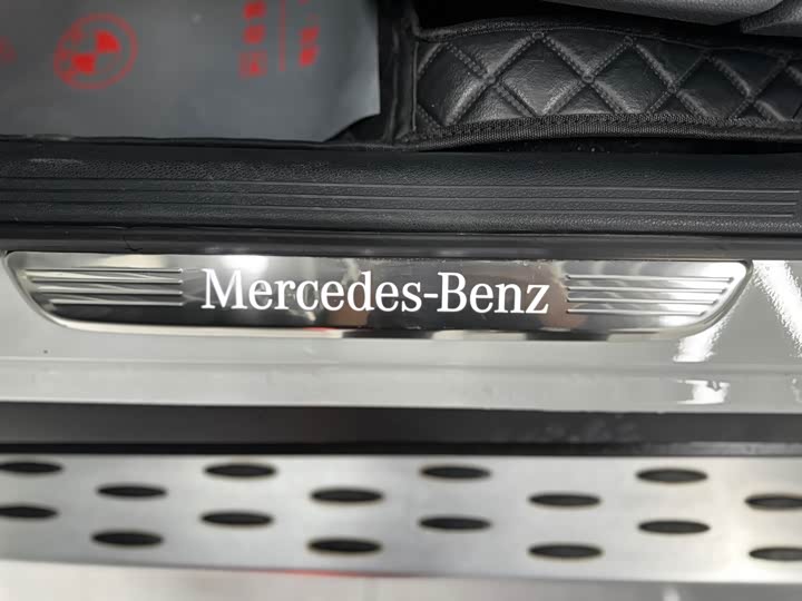 Mercedes-Benz GLC 2023 GLC 300 4 MATIC SUV — фото 8
