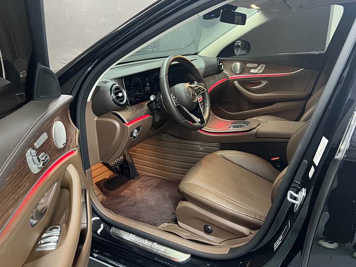 Mercedes-Benz E-Class 2023 E 300 L Luxury — фото 15