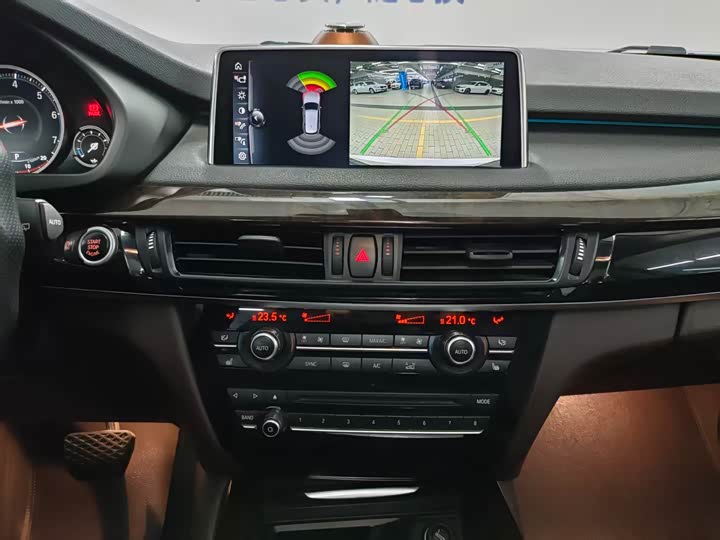 BMW X5 2015 x Drive 28i — фото 12