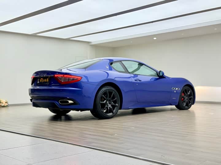 Maserati Gran 2013 4.7 L Sport Automatic — фото 6
