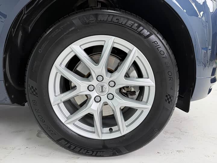 Volvo XC60 2019 T 5 4 WD VI — фото 4