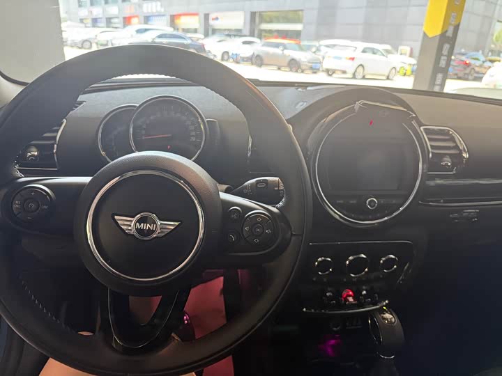 MINI Clubman — фото 4