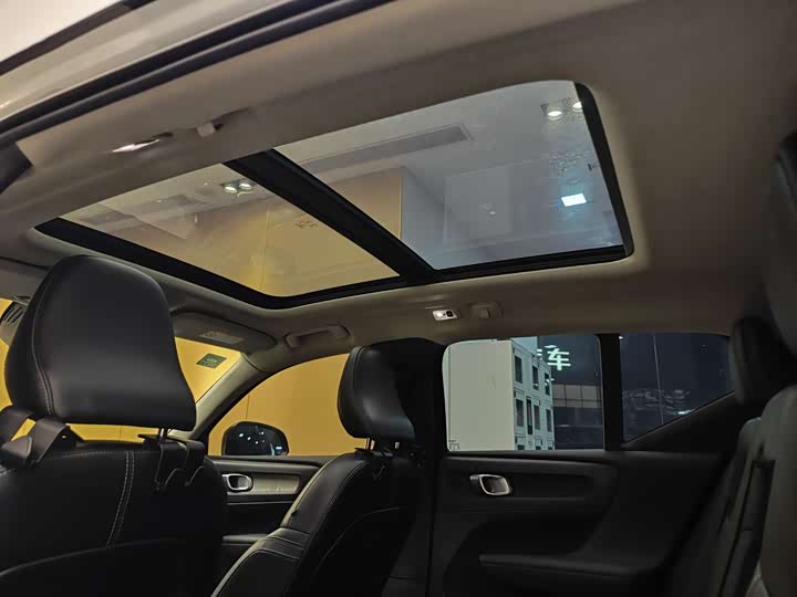 Volvo XC40 2020 T 3 — фото 25