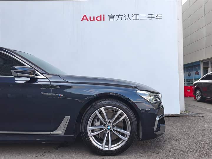 BMW 7-Series 2016 740 Li Leading — фото 23
