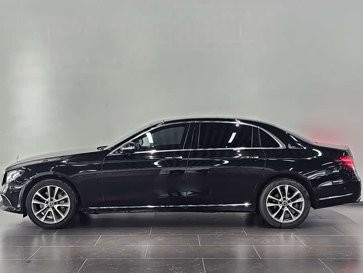 Mercedes-Benz E-Class 2019 E 300 L — фото 2