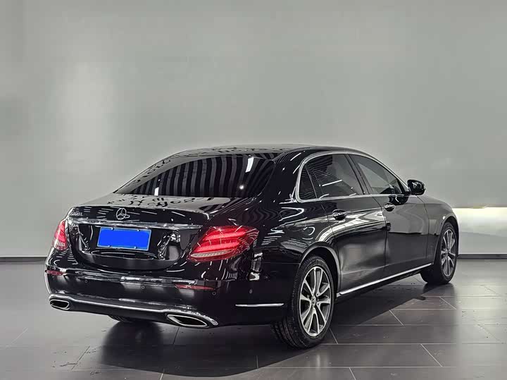 Mercedes-Benz E-Class 2019 E 300 L — фото 3