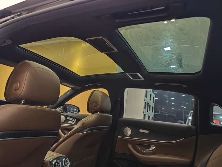 Mercedes-Benz E-Class 2023 E 300 L — фото 26