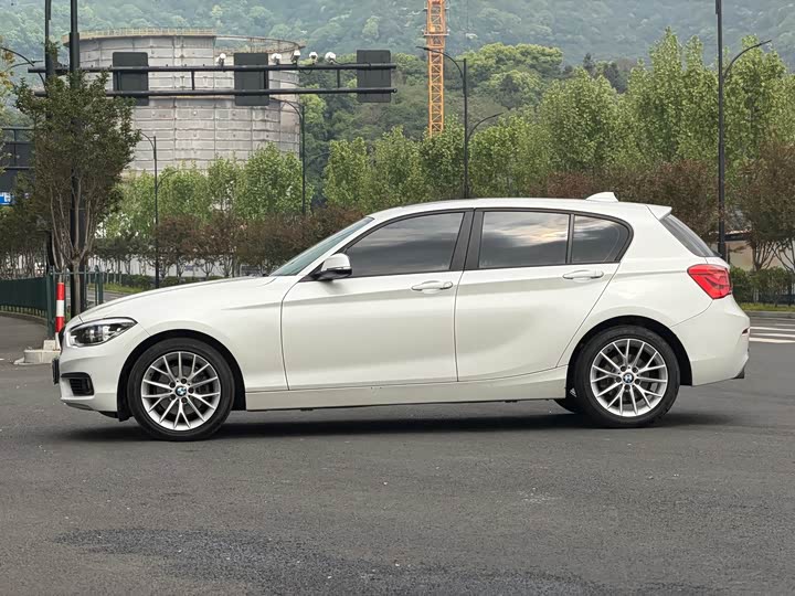 BMW 1-Series 2015 120i Leading — фото 7