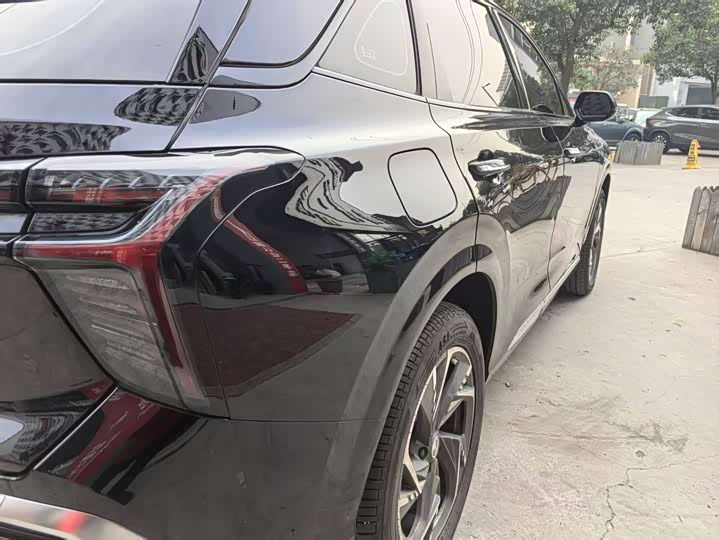 Hongqi HS3 PHEV 2025 117km — фото 10