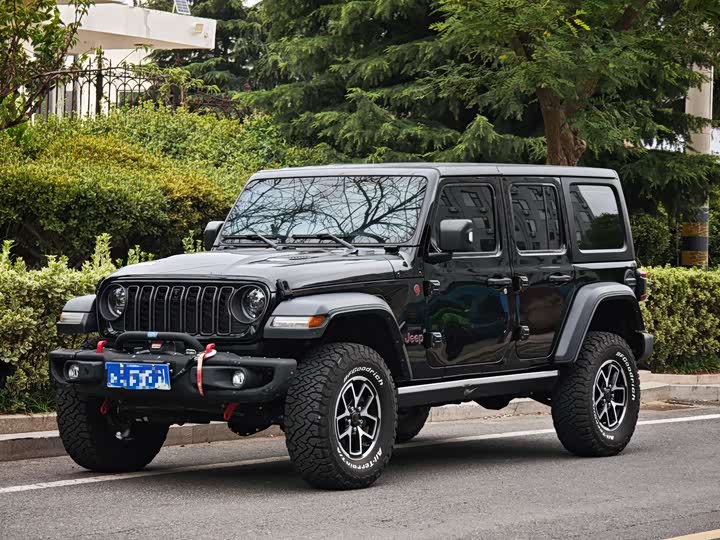 Jeep Wrangler — фото 1