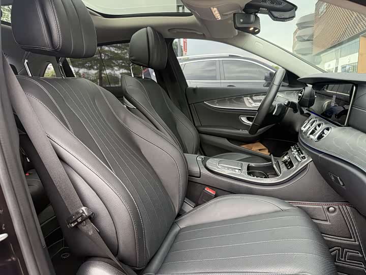 Mercedes-Benz E-Class 2021 E 300 L Luxury — фото 19