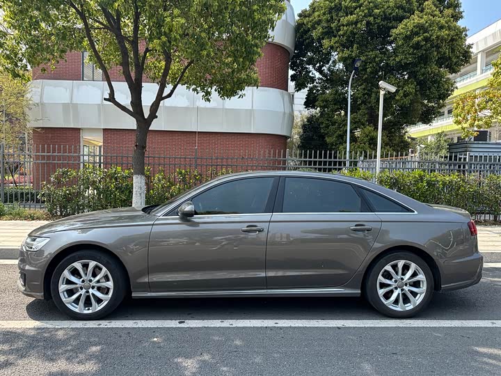Audi A6L 45 TFSI quattro спорт — фото 4