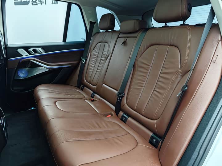 BMW X5 2019 x Drive 40i M — фото 15