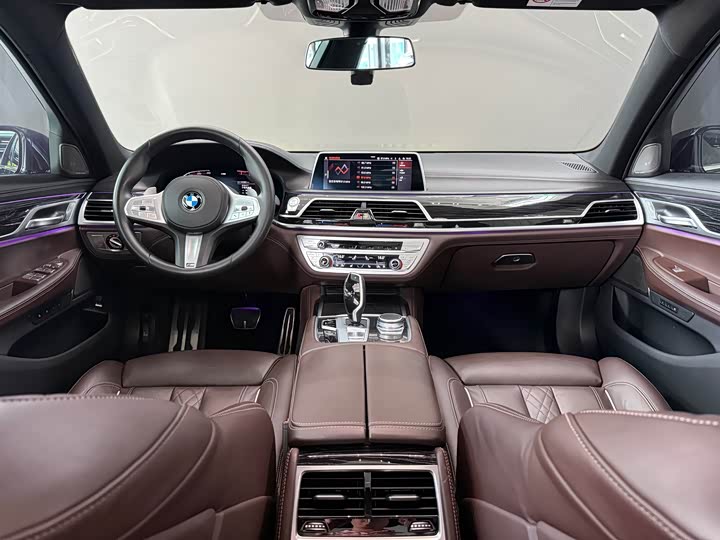 BMW 7 Series — фото 13