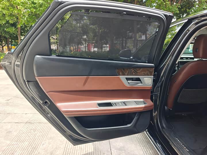 Jaguar XFL 2019 XFL 2.0 T 250 PS 2 WD — фото 9