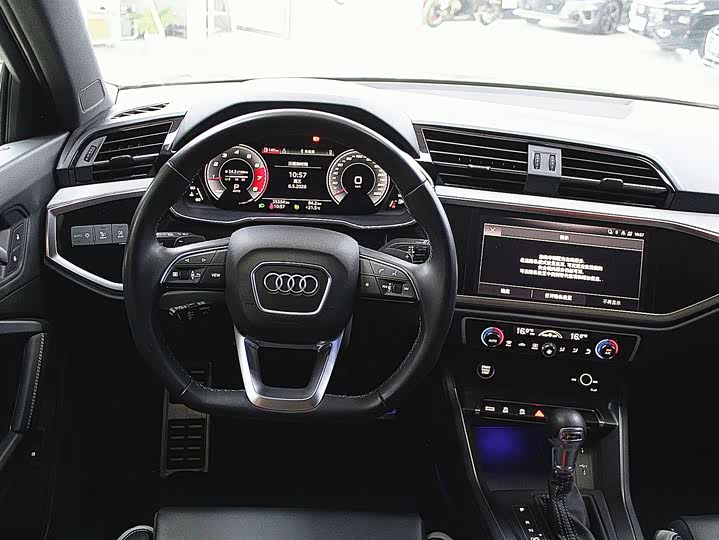 Audi Q3 2024 40 TFSI — фото 7