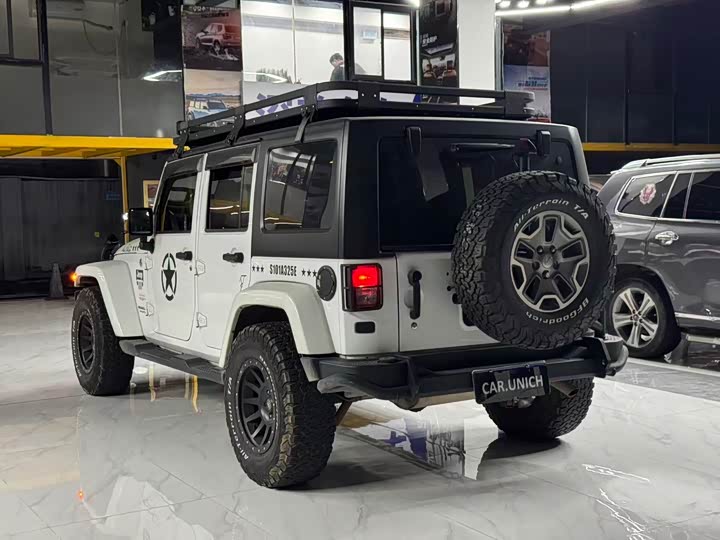 Jeep Wrangler — фото 5