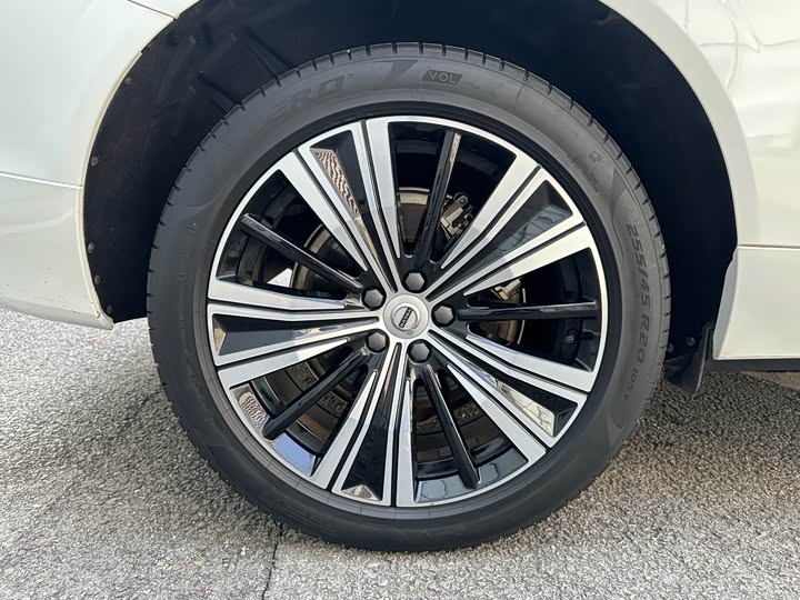 Volvo XC60 Hybrid 2022 T 8 PHEV 4 WD — фото 22