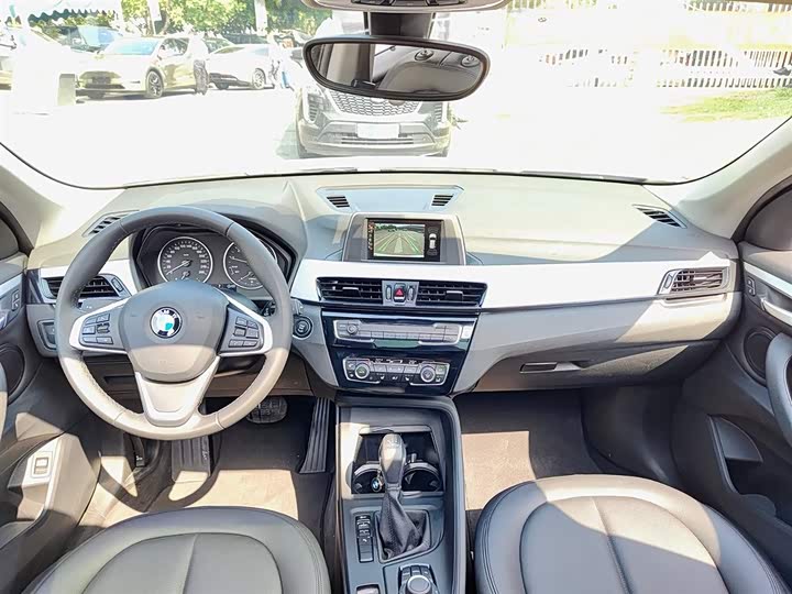 BMW X1 2016 s Drive 18 Li — фото 10