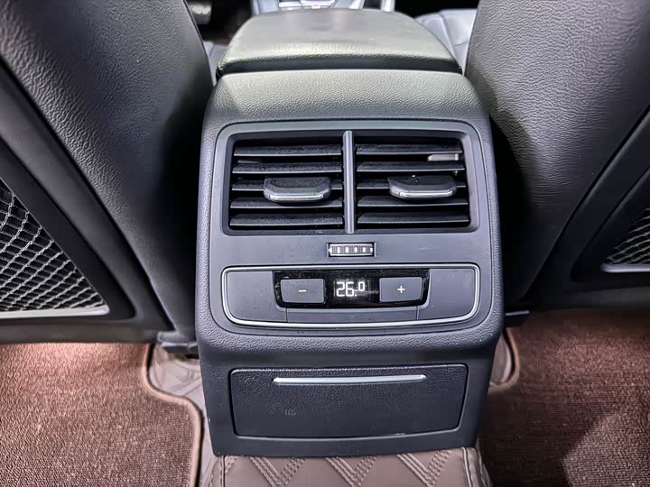 Audi A4L 2019 40 TFSI VI — фото 15