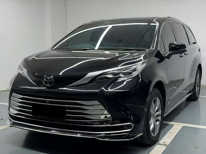 Toyota SIENNA 2024 2.5 LHybrid 4 WD — фото 1