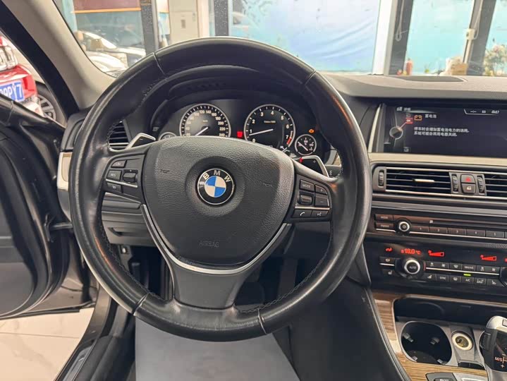 BMW 5-Series 2014 535 Li — фото 18