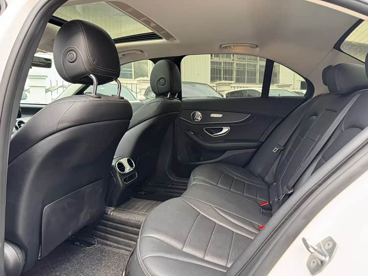 Mercedes-Benz C-Class 2019 C 180 L — фото 15