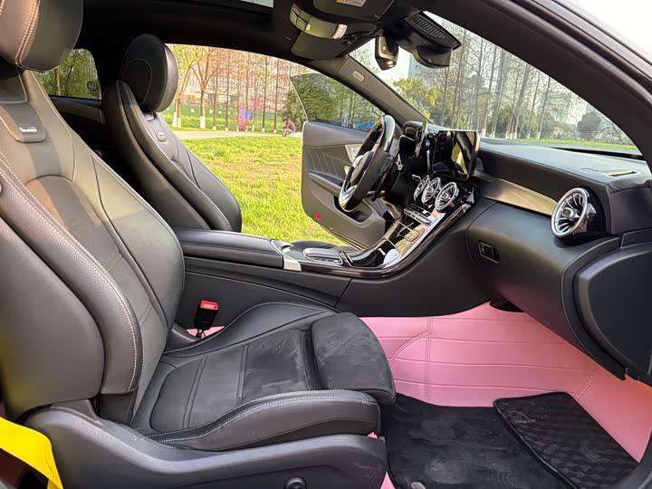 Mercedes-Benz C-Class 2019 AMG C 63 — фото 10