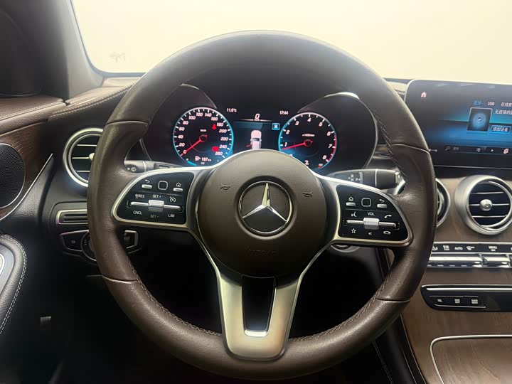 Mercedes-Benz GLC 2021 GLC 260 L 4 MATIC Luxury — фото 9