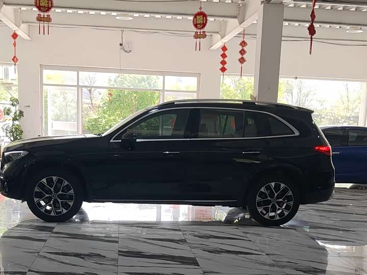 Mercedes-Benz GLC 2025 GLC 260 L 4 MATIC Luxury — фото 3