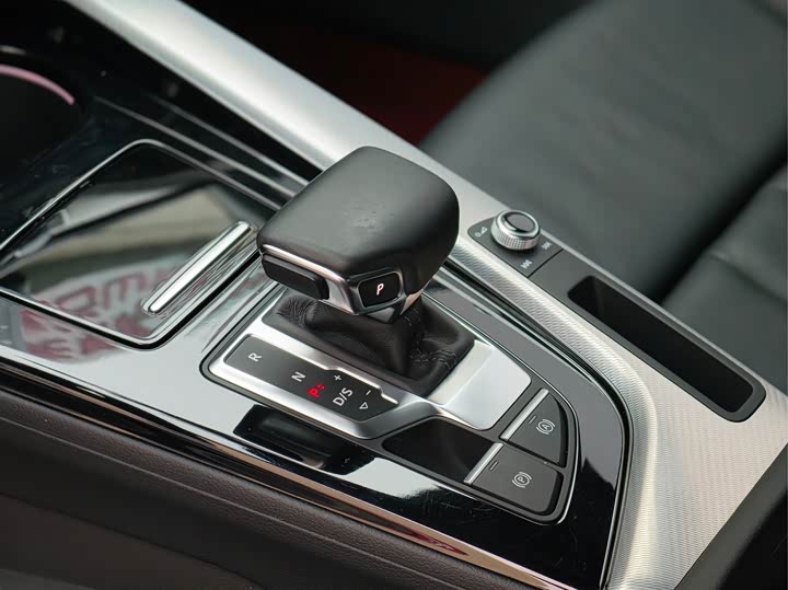 Audi A5 2024 Sportback 40 TFSI — фото 8