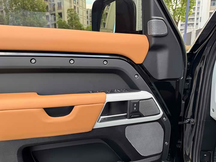 Land Rover Defender — фото 5