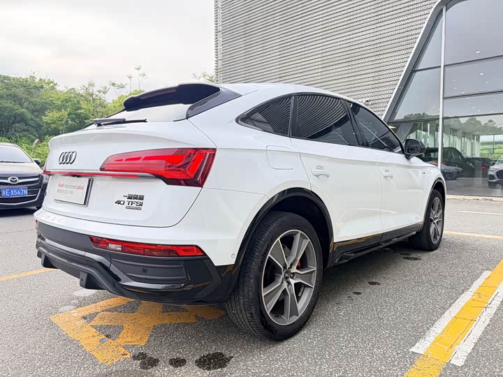 Audi Q5L Sportback 2024 40 TFSI Luxury — фото 15
