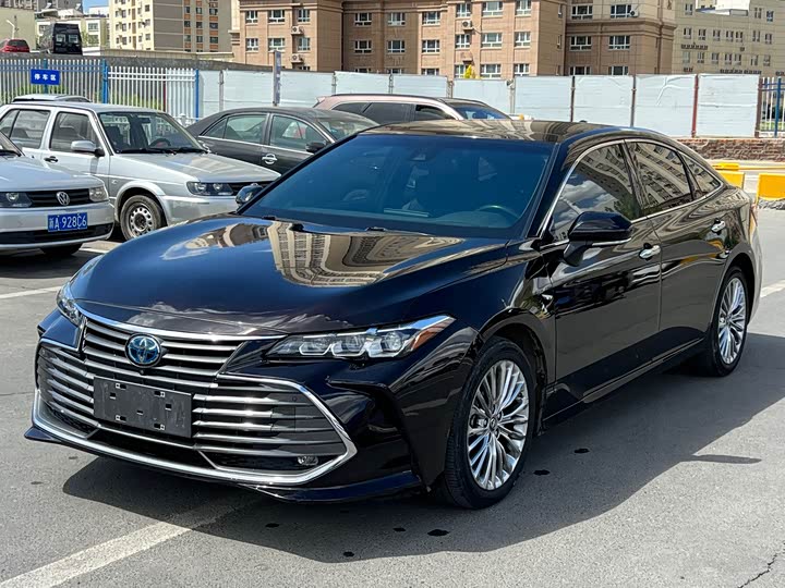 Toyota Avalon — фото 1